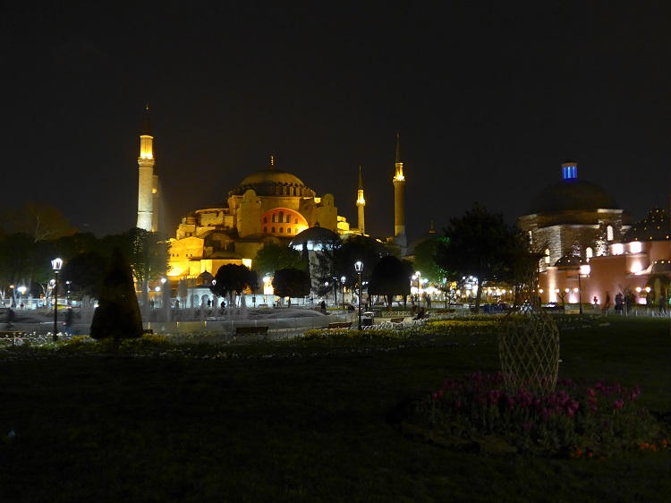 Hagia Sophia bei Nacht.