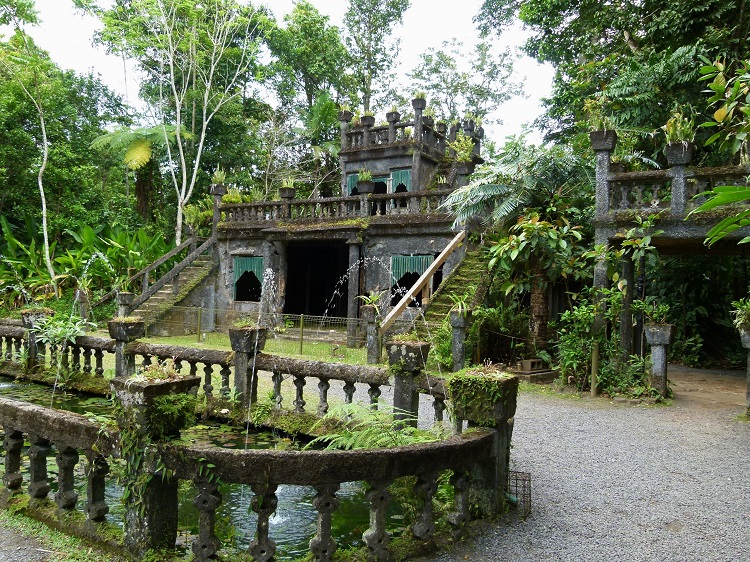 Lustschloss im Dschungel (Paronella Park)
